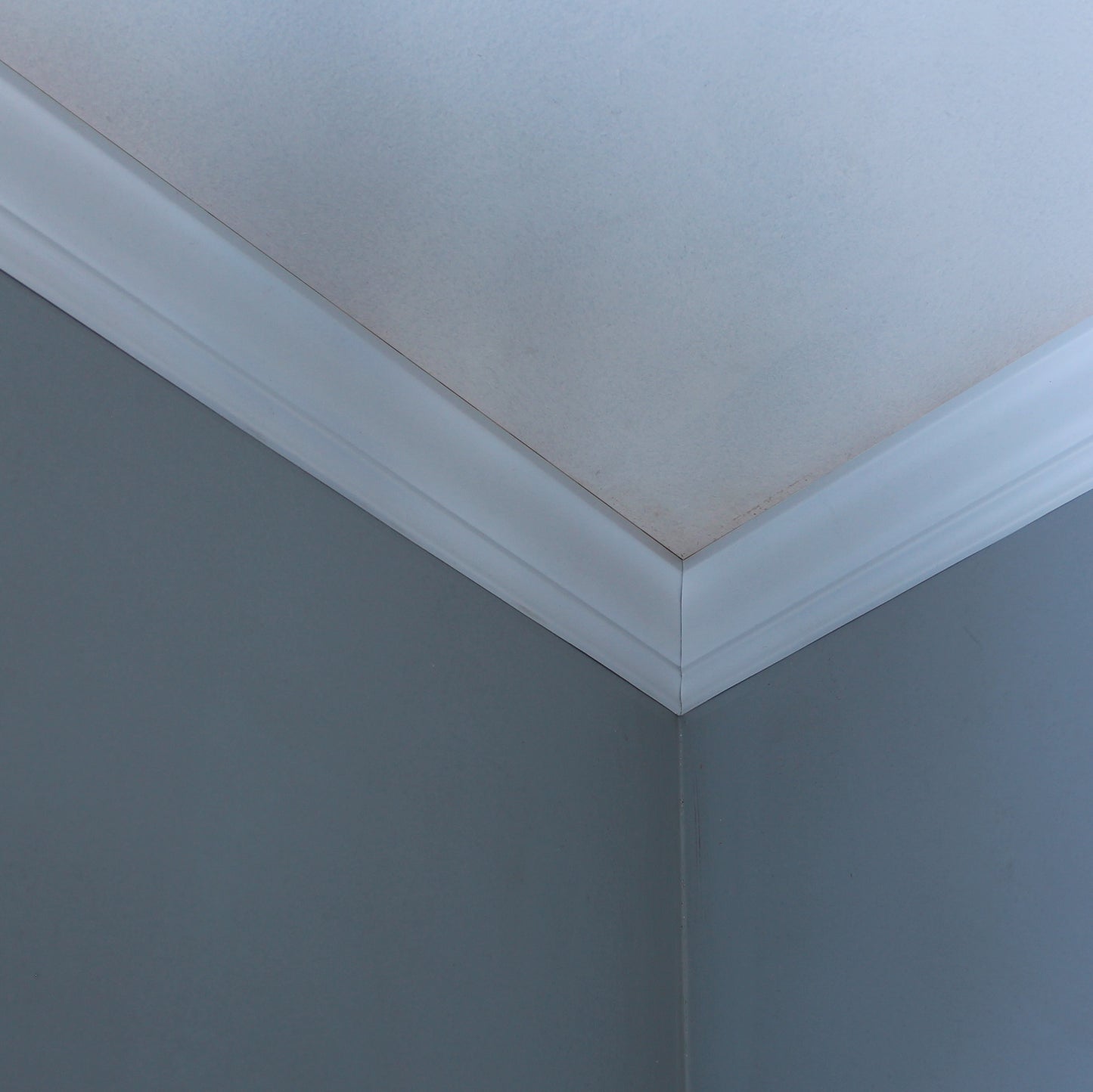 2 3/4" Peel & Stick Easy Crown Molding