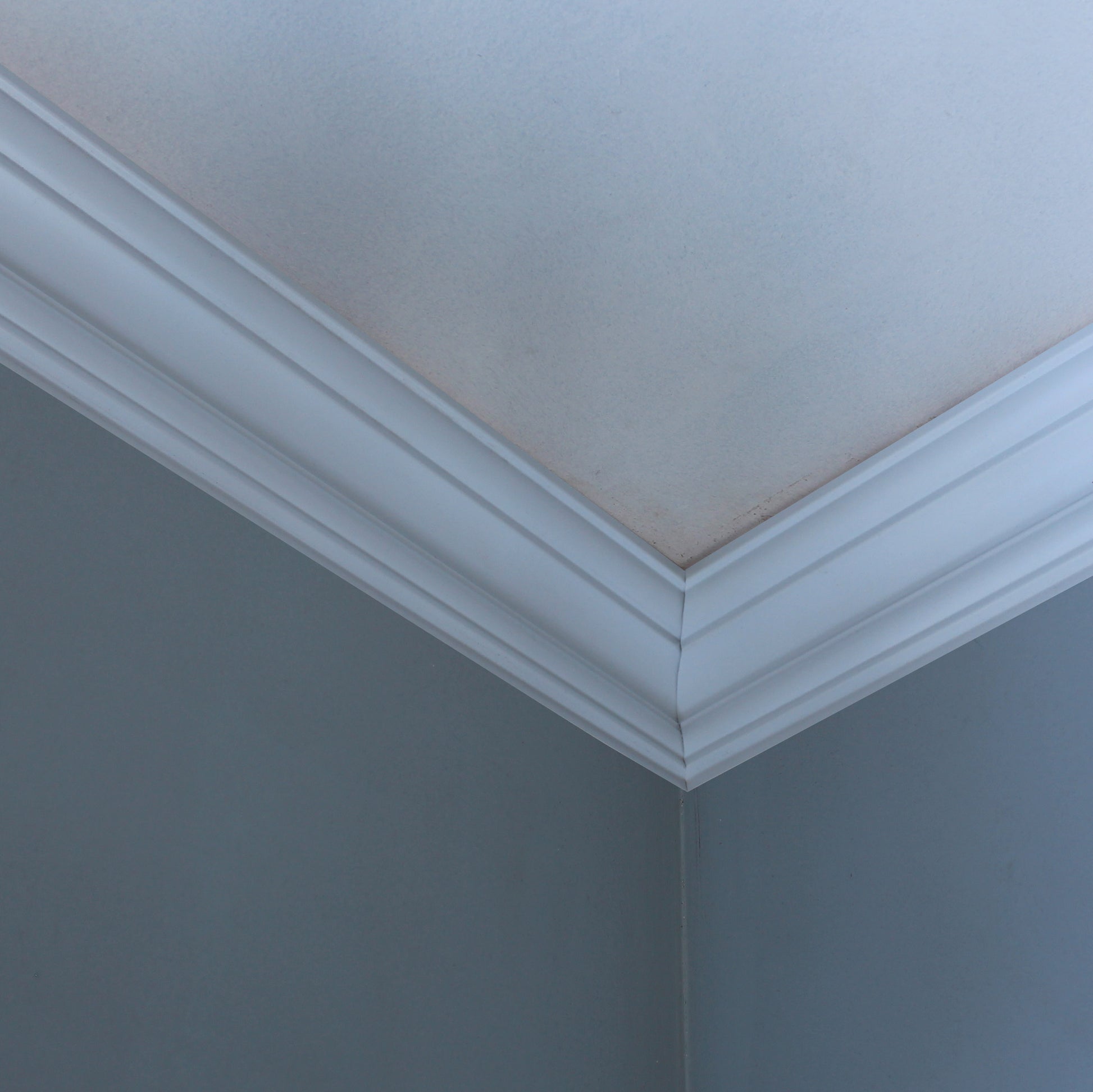 4" peel and stick Easy crown molding
